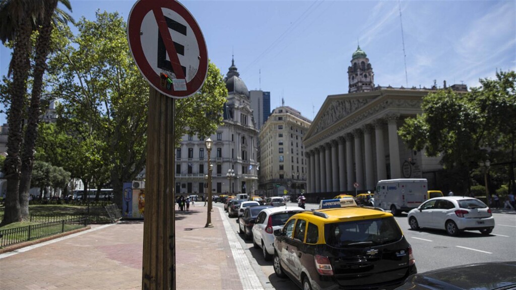 Estacionamiento cerca del puerto de buenos aires