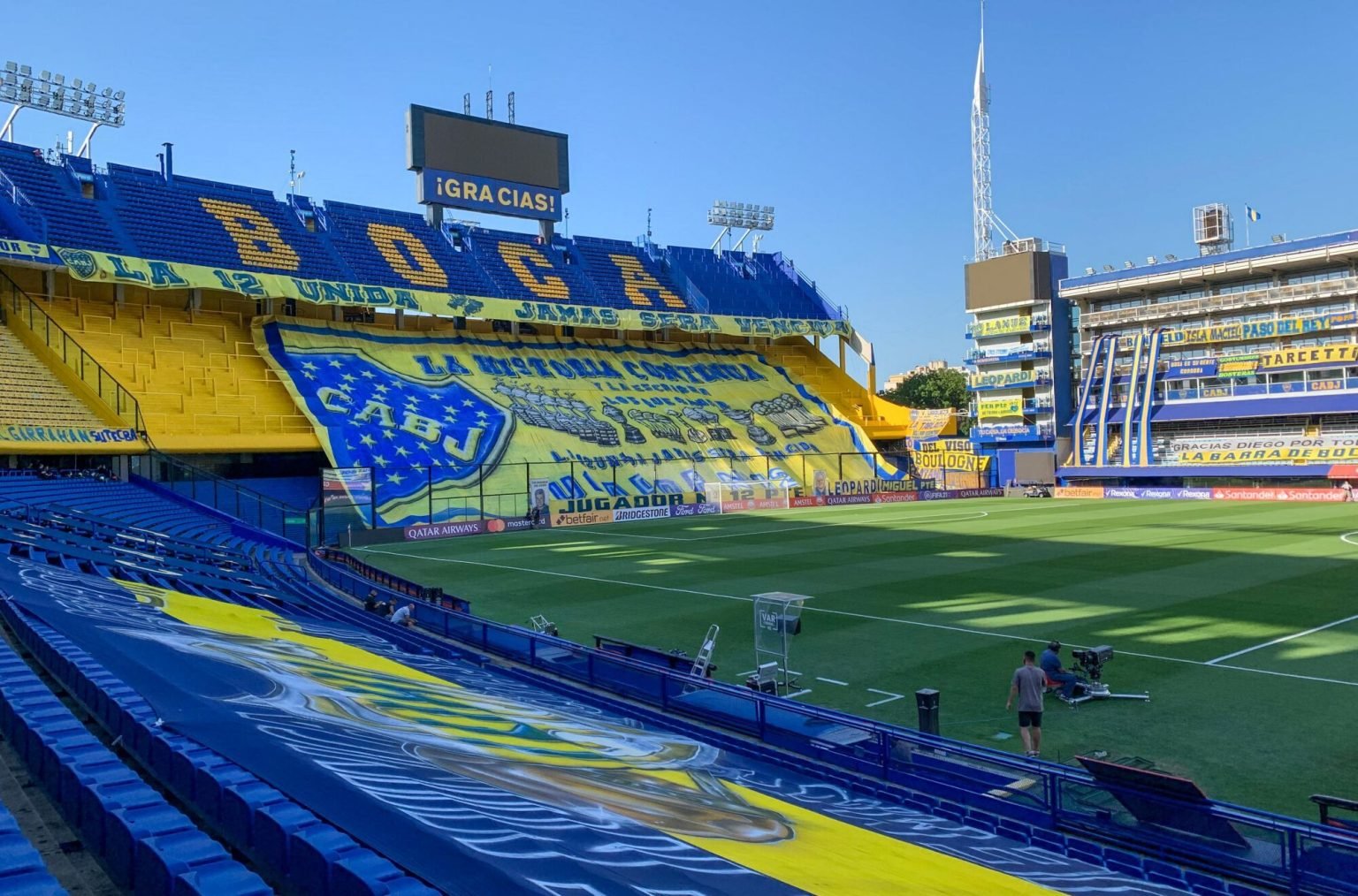 Impacto socioeconómico de los recintos deportivos más grandes en sus áreas