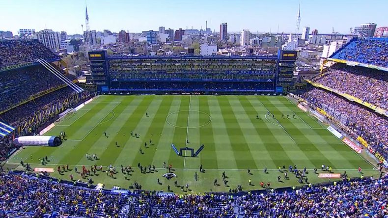 Comparación de capacidad y usos principales de recintos deportivos en Argentina